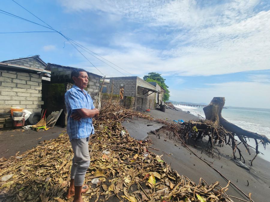 Kondisi pesisir Pantai Monggalan, Desa Kusamba, Kecamatan Dawan, Klungkung semakin terkikis.