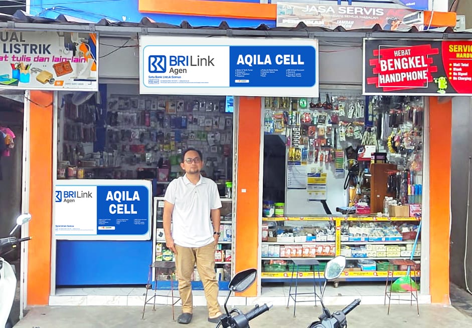 Abdurrohim mulai mengelola Agen BRILink sejak 2015, bertepatan dengan peluncuran program BRILink oleh PT Bank Rakyat Indonesia (Persero) Tbk.