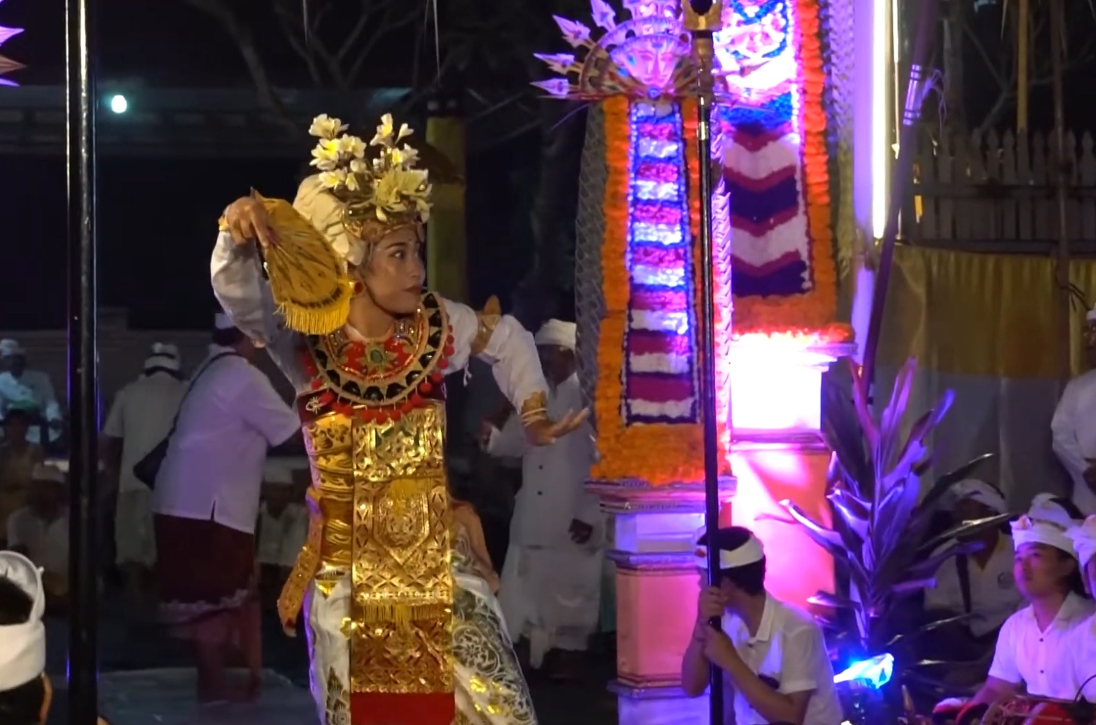 Tari Joged Pingit di Desa Adat Pengosekan, Ubud, Gianyar sebagai tari sakral