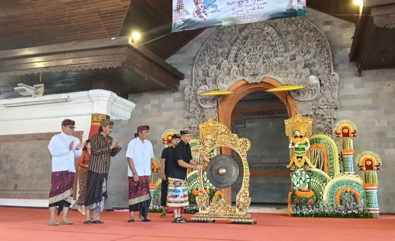DIBUKA : Pembukaan bulan bahasa Bali di Kabupaten Gianyar, Kamis (5/2).