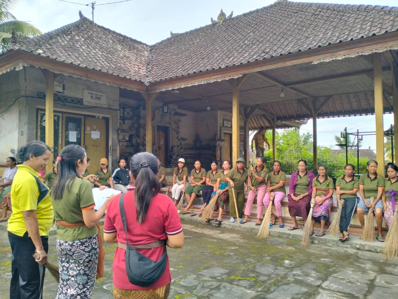 PENYULUHAN : Penyuluhan tentang konsep palemahan di Desa Adat Jaang, Desa Buahan, Kecamatan Payangan.