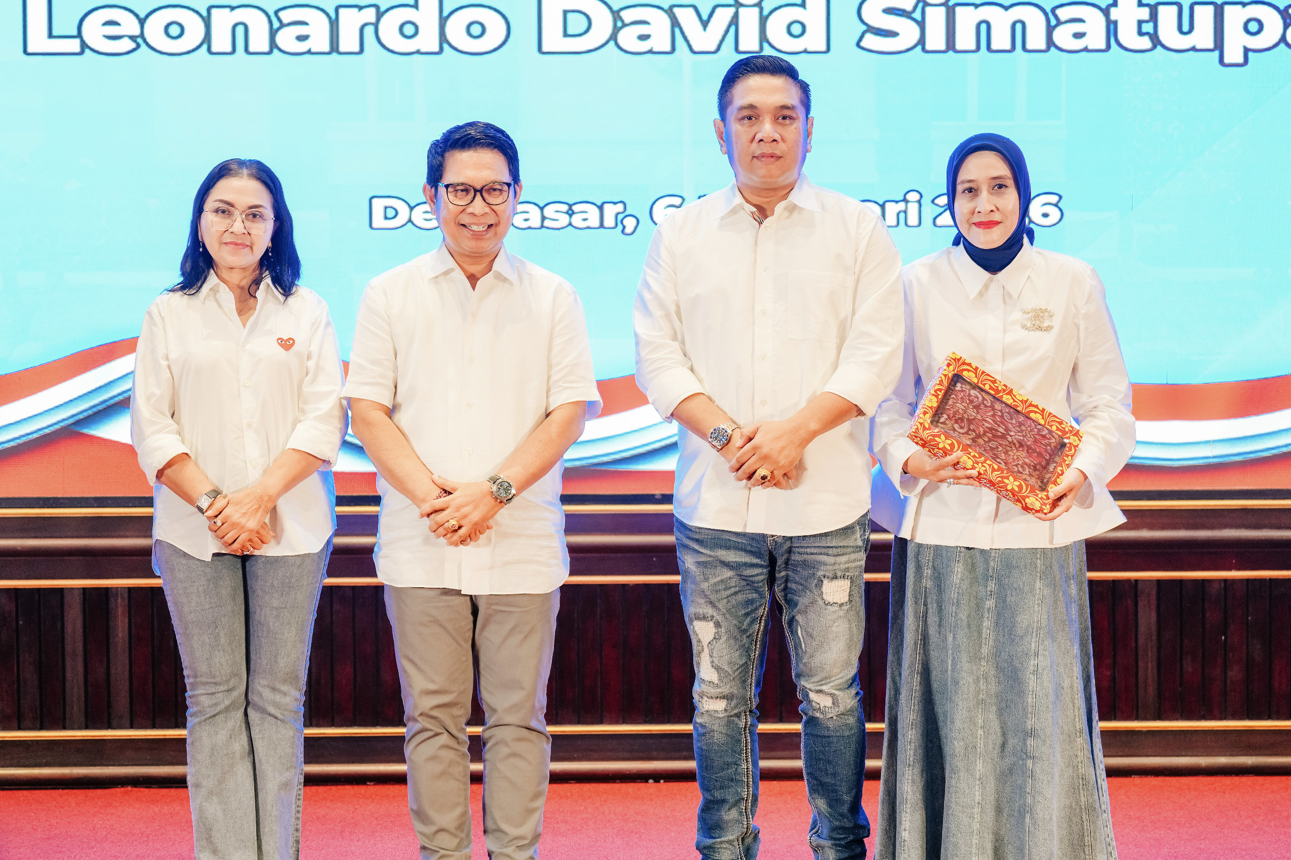 Bupati Adi Arnawa Bersama Nyonya Rasniathi menghadiri acara pisah sambut Kapolresta Denpasar di Ballroom Hotel Kartika Plaza, Kuta, pada Jumat (6/2).