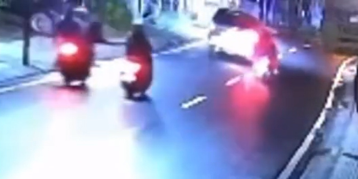 Tangkapan layar aksi jambret yang mengakibatkan wanita tewas di Kuta Utara.
