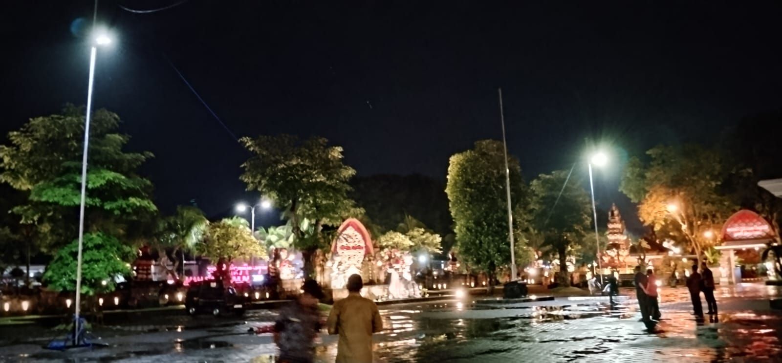 Uji sinar lampu sebagai bagian dari evaluasi teknis sebelum Pemkab Tabanan memasang 6.793 lampu LED di seluruh wilayah.