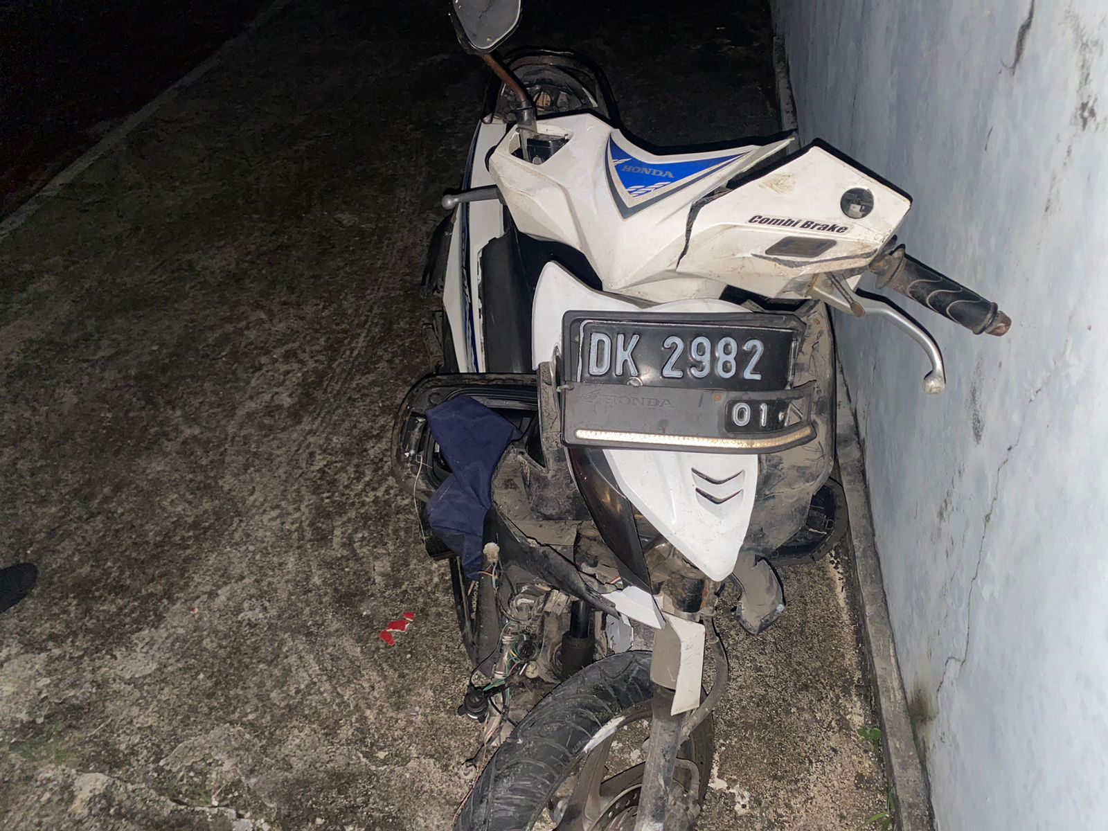 Sepeda motor korban Jalan Yeh Gangga, Desa Sudimara, Kecamatan Tabanan, Kabupaten Tabanan, Selasa (17/2/2026), rusak.