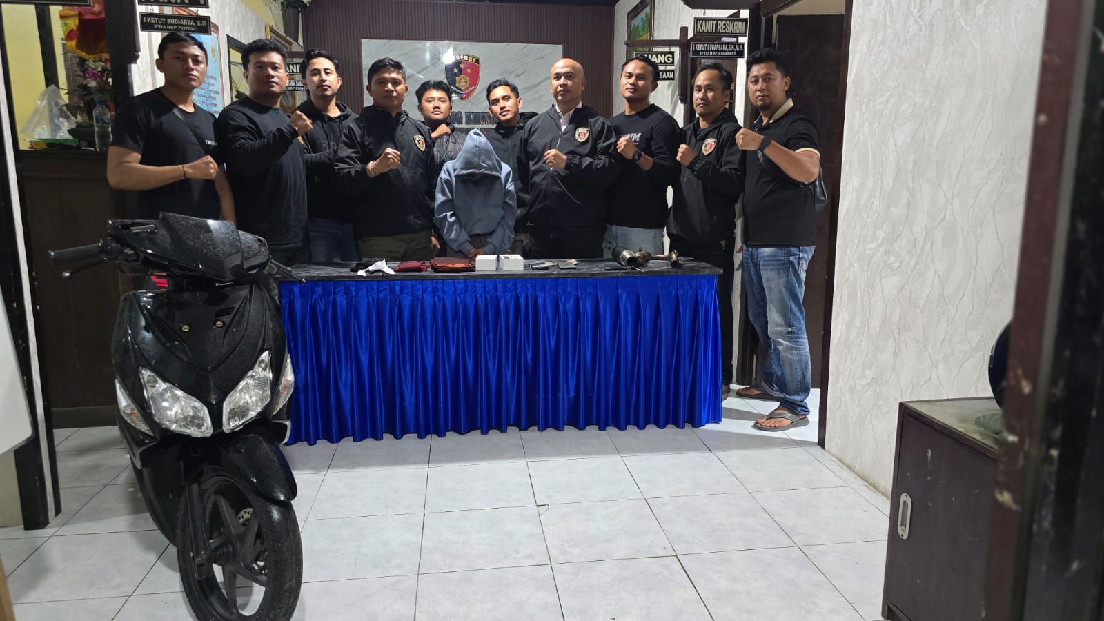 Perempuan 21 tahun kini harus mempertanggungjawabkan perbuatannya setelah mencuri di Desa Batukaang, Kecamatan Kintamani, Bangli.