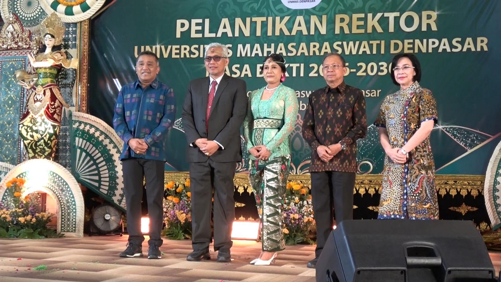 Prof. Dr. I Ketut Sukewati Lanang P. Perbawa, S.H., M.Hum. secara resmi dikukuhkan sebagai Rektor Unmas Denpasar periode 2026&ndash;2030