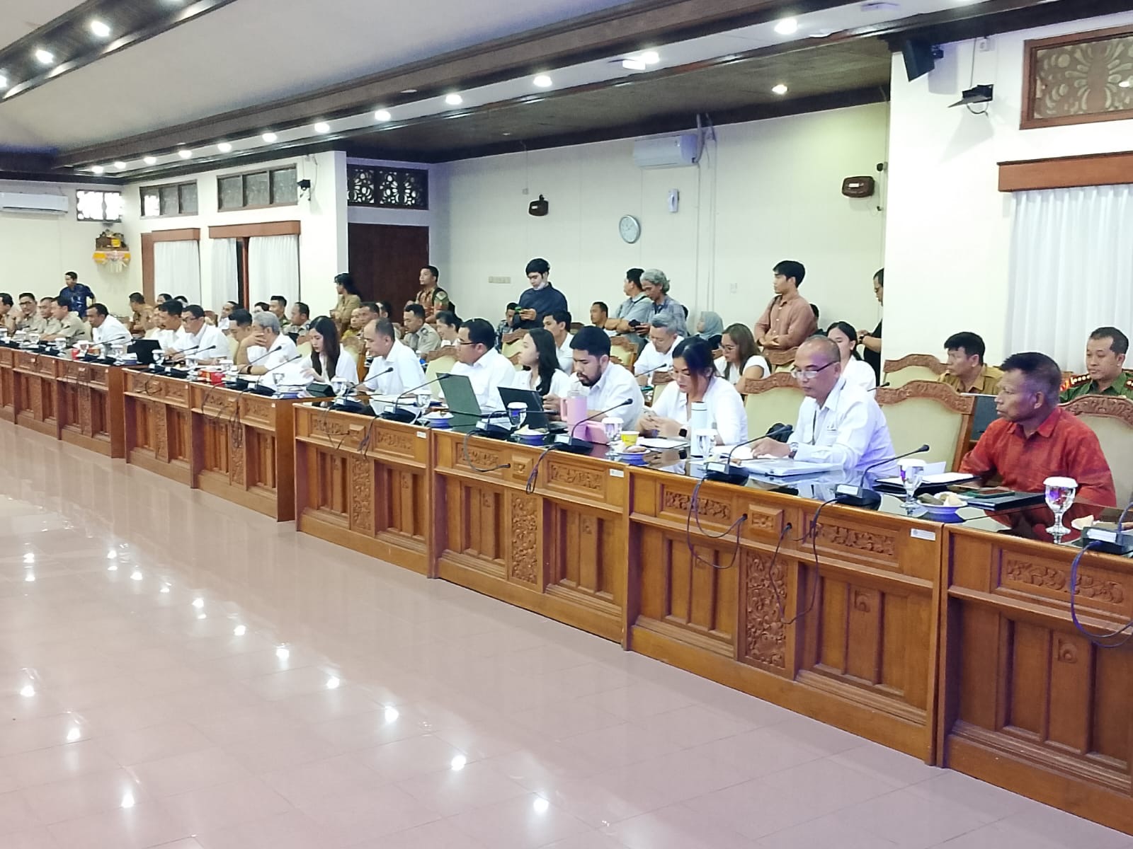 HADIRI PANGGILAN: Rapat Dengar Pendapat (RDP) bersama Panitia Khusus Tata Ruang dan Aset Pemerintah (Pansus TRAP) DPRD Provinsi Bali yang digelar Senin (23/2)