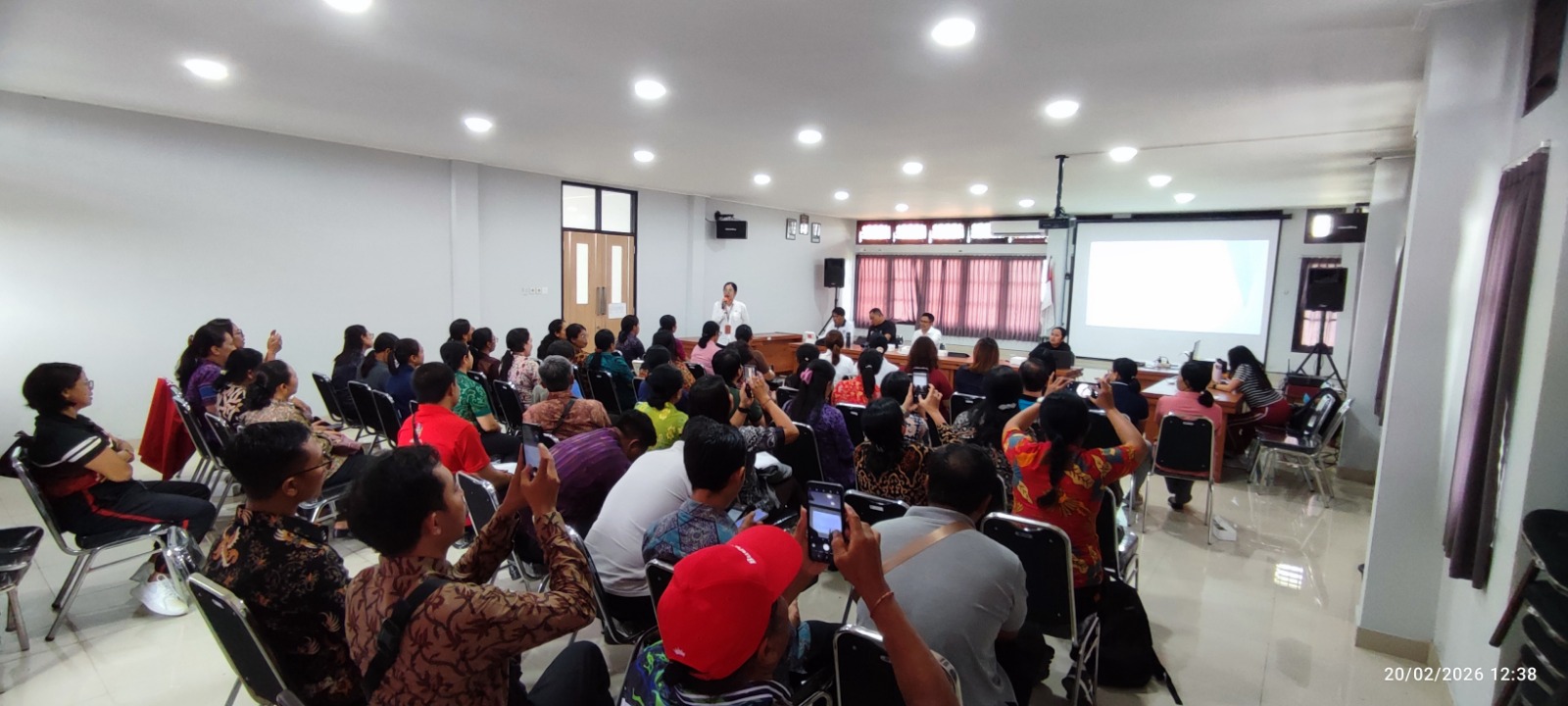 SOSIALISASI : Sebanyak 321 kepsek se-Gianyar ikuti sosialisasi pengurangan plastik dan pengolahan sampah.