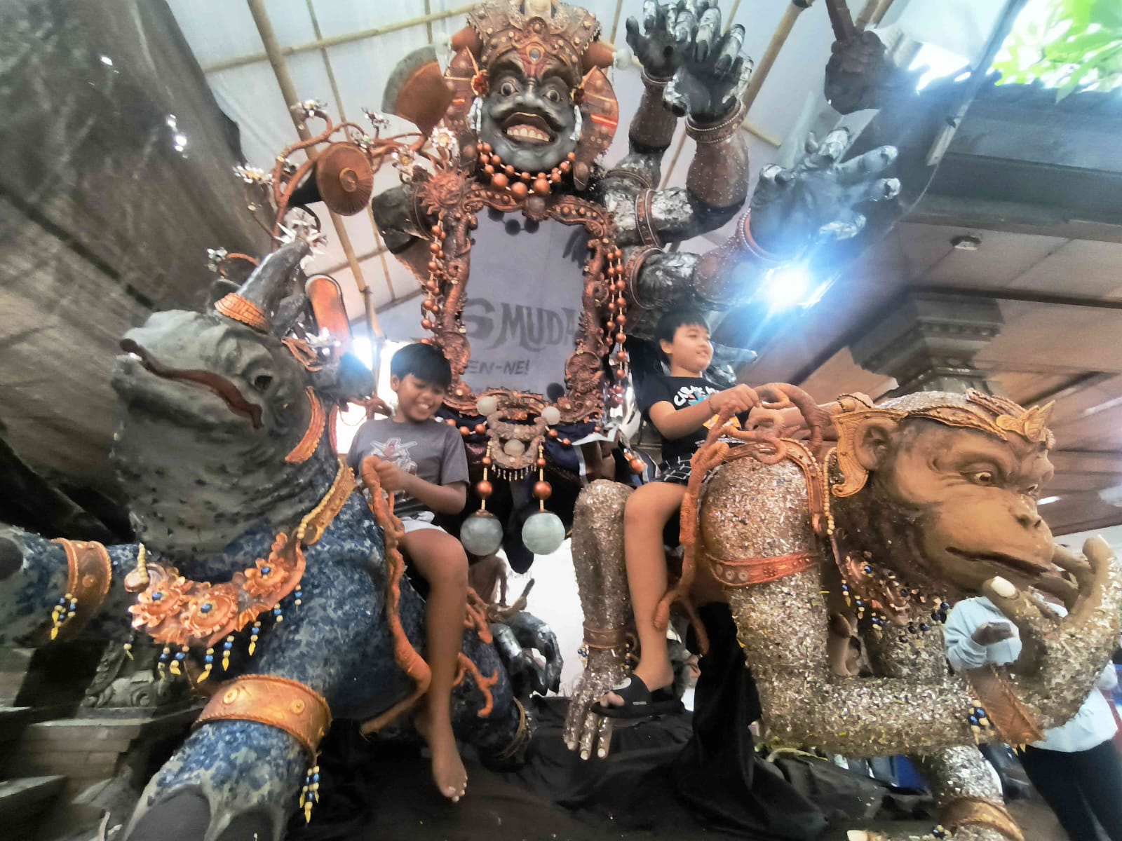 Ogoh-ogoh karya ST Tunas Muda, Banjar Dukuh Mertajati, Sidakarya yang disulap menjadi odong-odong.