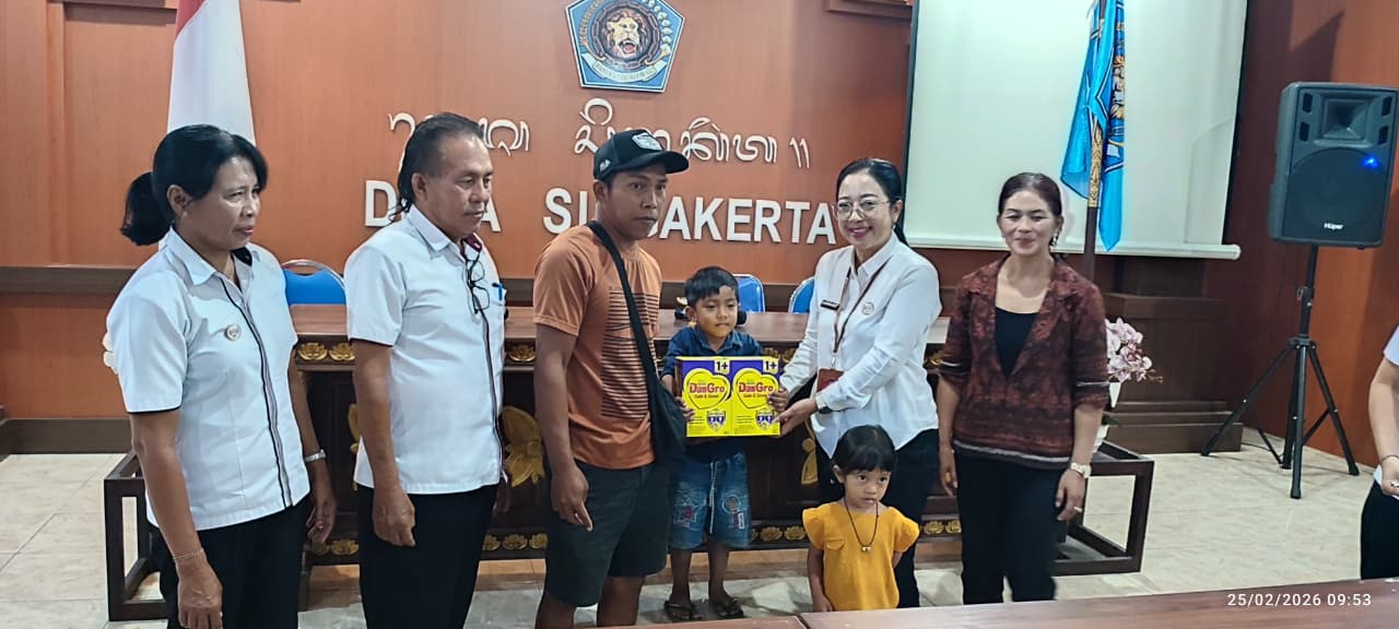 SUSU : Posyandu Gianyar salurkan susu kepada 115 balita di Gianyar.