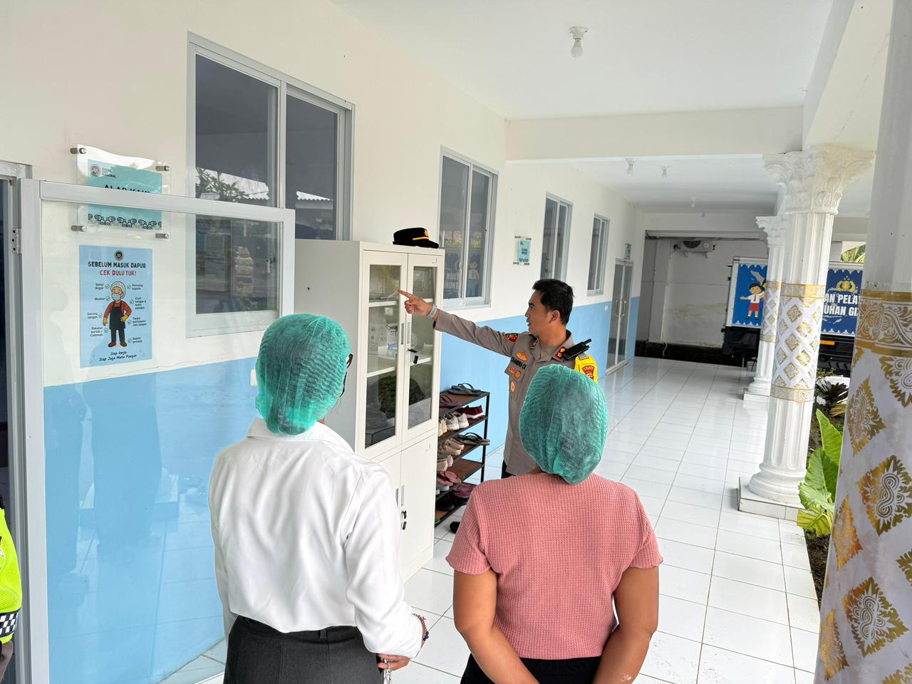 KAPOLRES : Kapolres Gianyar meninjau Dapur SPPG Tampaksiring.