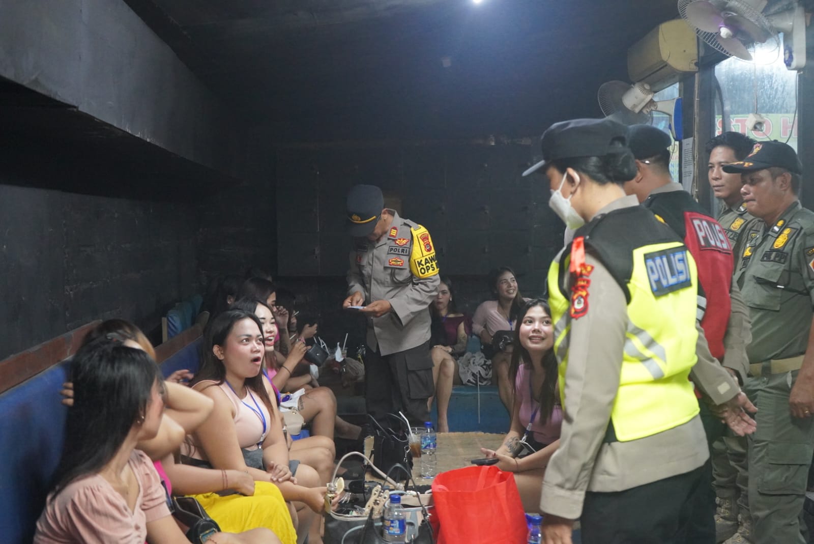 SIDAK : Polres Gianyar lakukan sidak tempat hiburan malam.