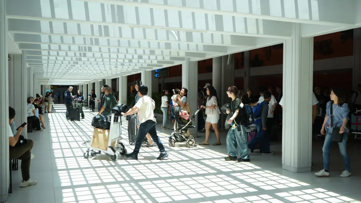 LEBARAN: Aktivitas di Bandara Internasional I Gusti Ngurah Rai Bali