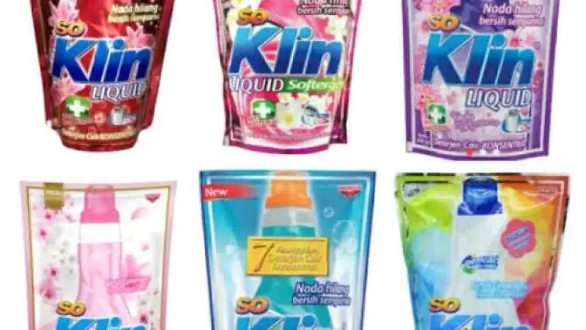 -SoKlin Liquid adalah deterjen cair konsentrat tinggi yang diformulasikan untuk membersihkan noda membandel dengan cepat, menjaga kecerahan warna, dan melindungi serat kain. 