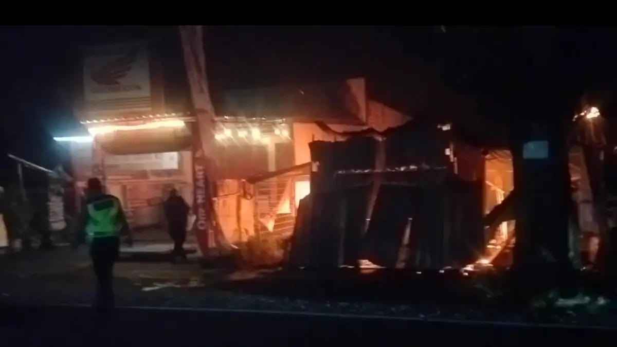 Kebakaran warung di Desa Gerokgak, Kecamatan Gerokgak, Buleleng