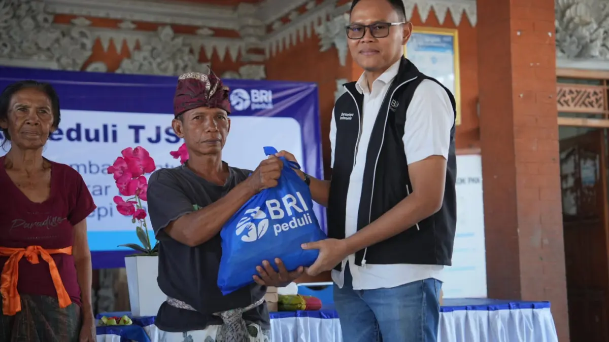 BRI serahkan Seribu paket Sembako di Buleleng 
