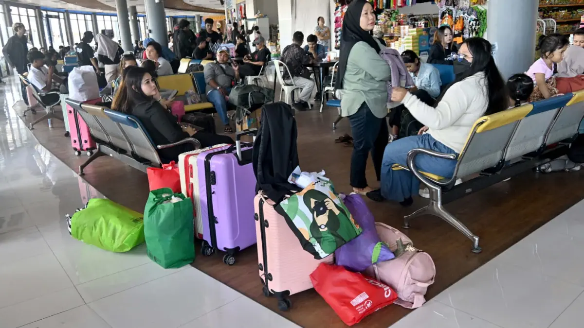 Suasana Terminal Tipe A Mengwi yang mengalami lonjakan penumpang selama periode Lebaran 2026. (Dok. Bali Express)