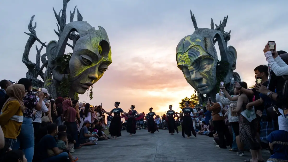 Pertunjukkan tari tradisional Bali di Nuanu Creative City. (Nuanu Creative City)

&nbsp;