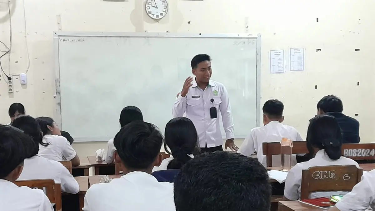 PEMBINAAN : Pelaksanaan pembinaan siswa di SMK N 1 Tampaksiring dari Penyuluh Agama Hindu Kemenag Gianyar.