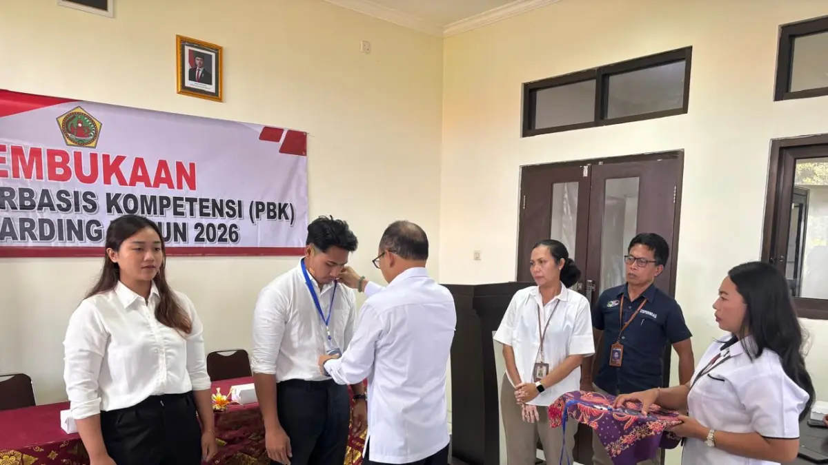 PELATIHAN : Pelatihan barista dan junior make up artist di UPTD BLK Agrobisnis dan Industri Kabupaten Gianyar.