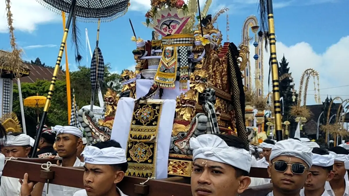 Pepada Agung serangkaian pujawali Ngusaba Kadasa di Pura Ulun Danu Batur, Kecamatan Kintamani, Kabupaten Bangli, Kamis (2/4/2026). (I Made Mertawan/Bali Express)