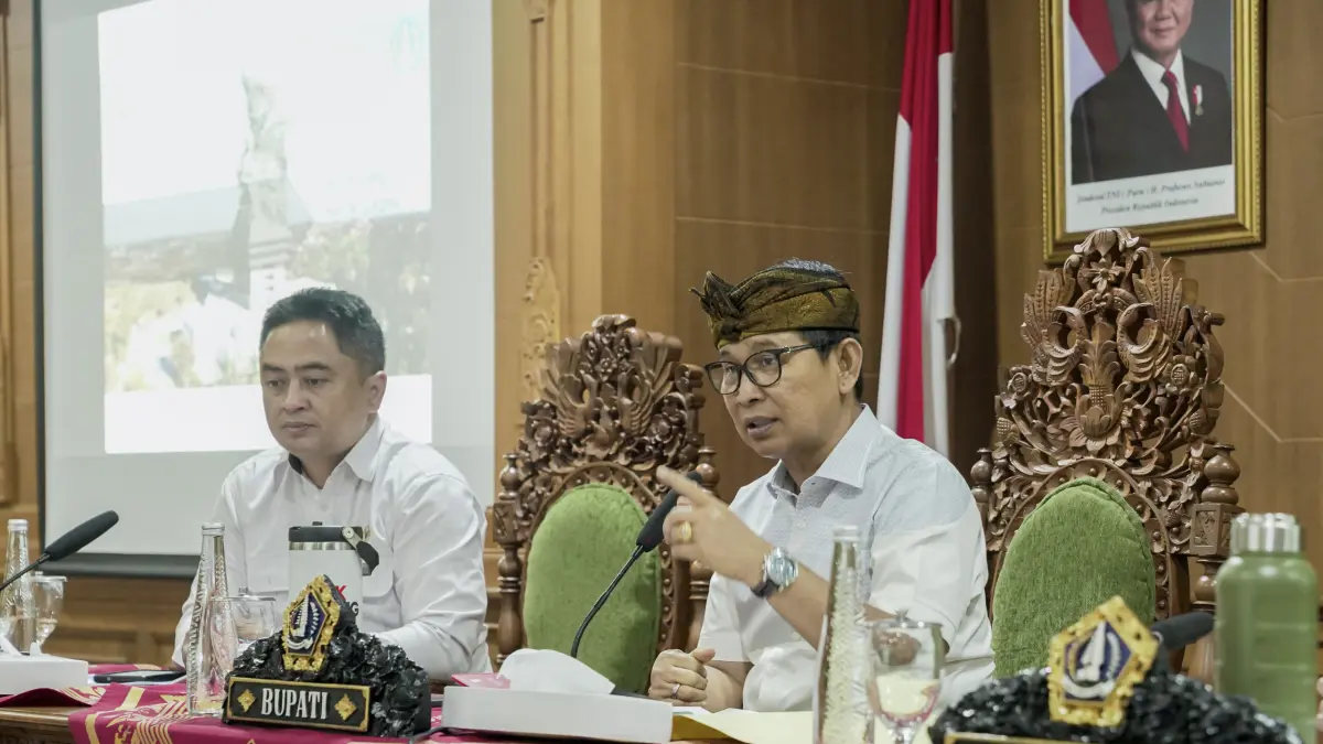 Bupati Adi Arnawa saat menghadiri entry meeting BPK atas LKPD Kabupaten Badung TA 2025, di Ruang Pertemuan Kriya Gosana, Puspem Badung, Senin (6/4). (PROKOMPIM SETDA BADUNG FOR BALI EXPRESS)