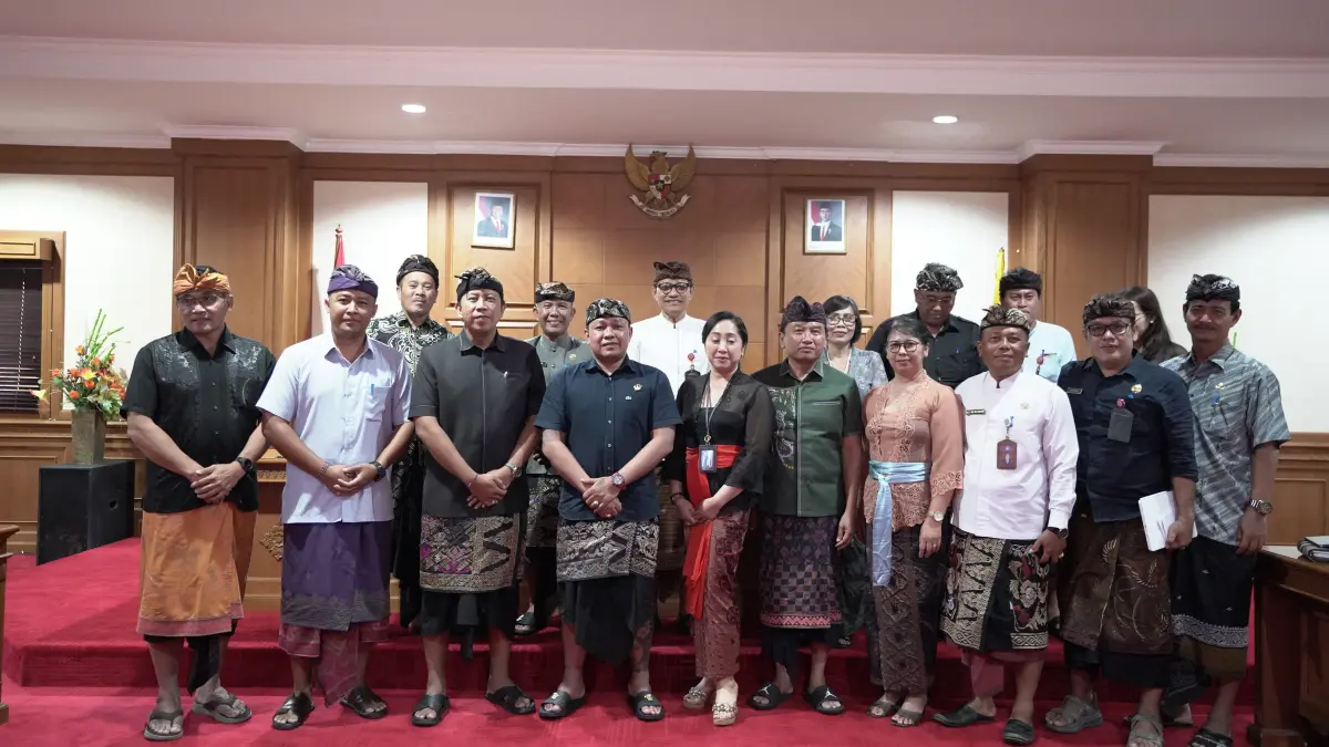 Komisi I DPRD Badung usai menggelar rapat bersama sejumlah OPD, Kamis (9/4). (Humas DPRD Badung)