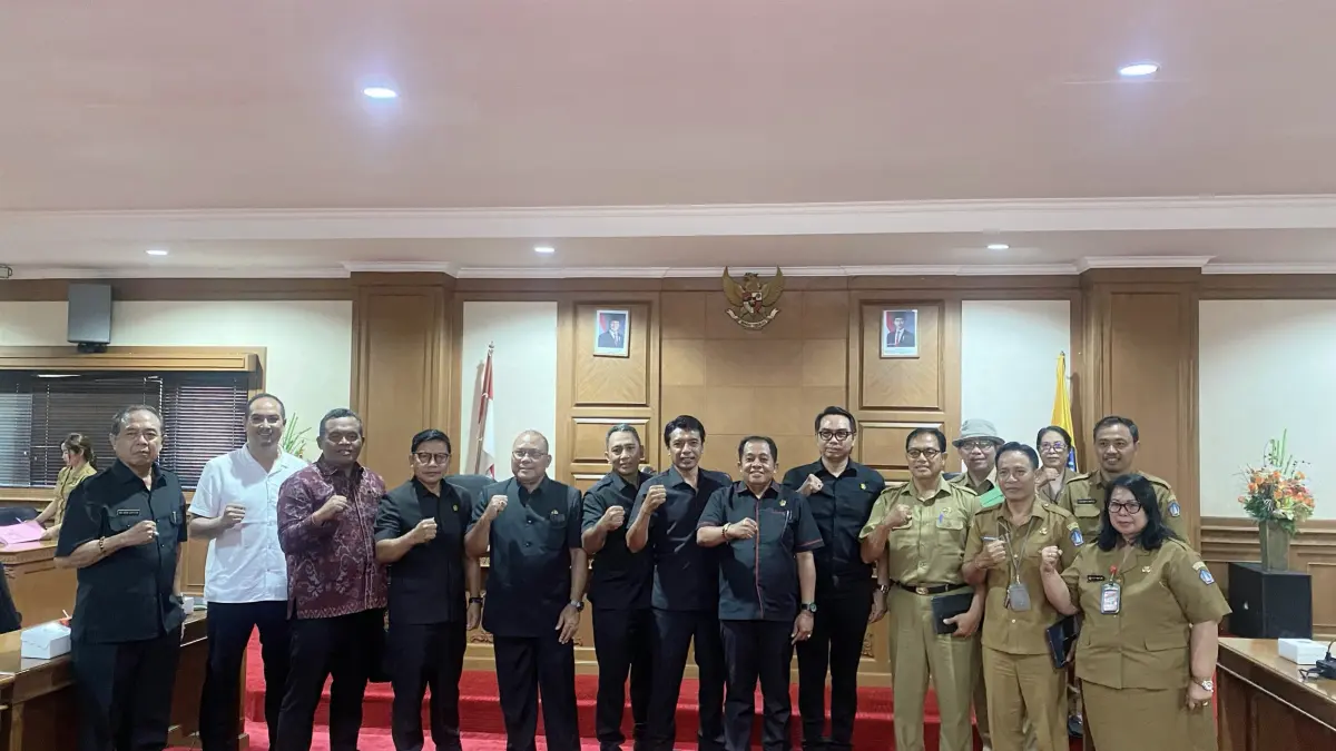 Komisi II DPRD Badung usai menggelar rapat bersama sejumlah OPD Pemkab Badung, Senin (13/4). (Istimewa)