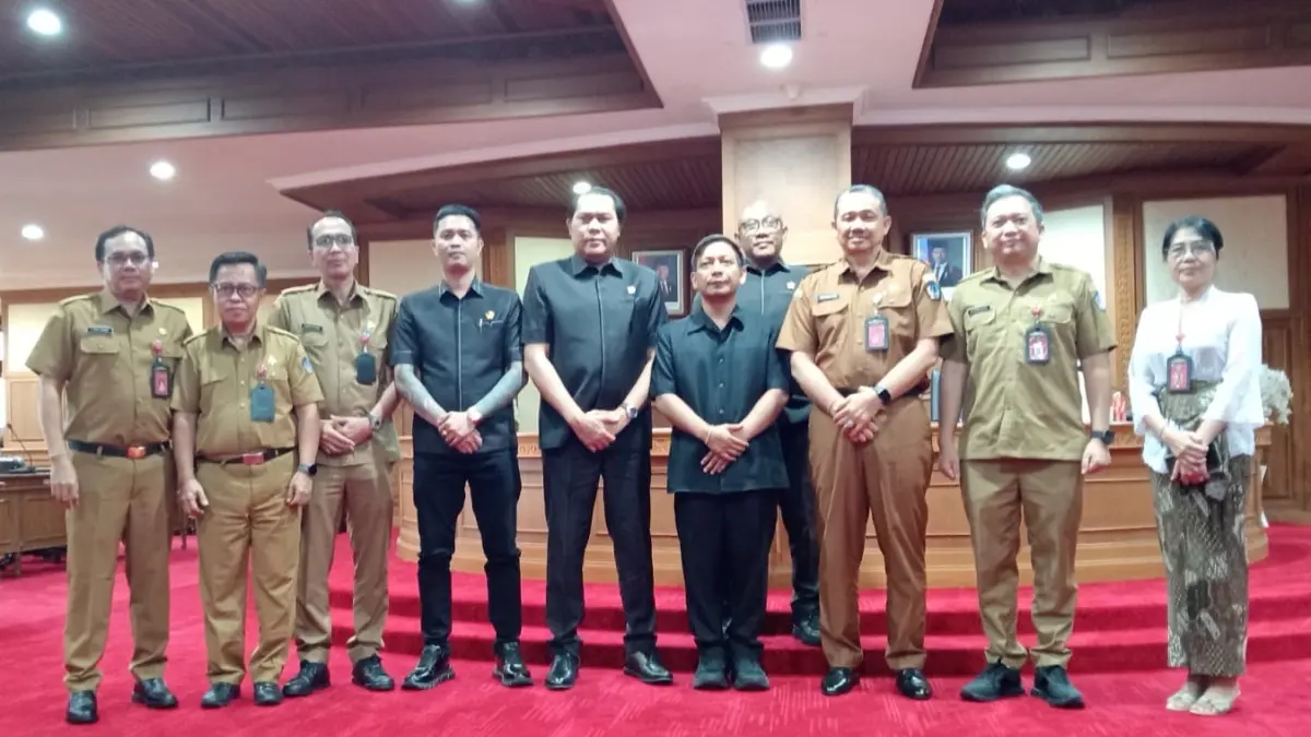 Komisi IV DPRD Badung usai menggelar rapat bersama sejumlah OPD, Senin (13/4). (Istimewa)