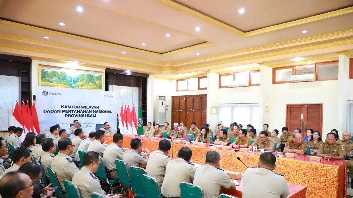 
Kepala Kantor Pertanahan Kabupaten Klungkung menghadiri kegiatan Pembahasan Tindak Lanjut Penanganan Permasalahan Pensertipikatan Tanah Aset Pemerintah Daerah di Wilayah Provinsi Bali Tahun 2026
