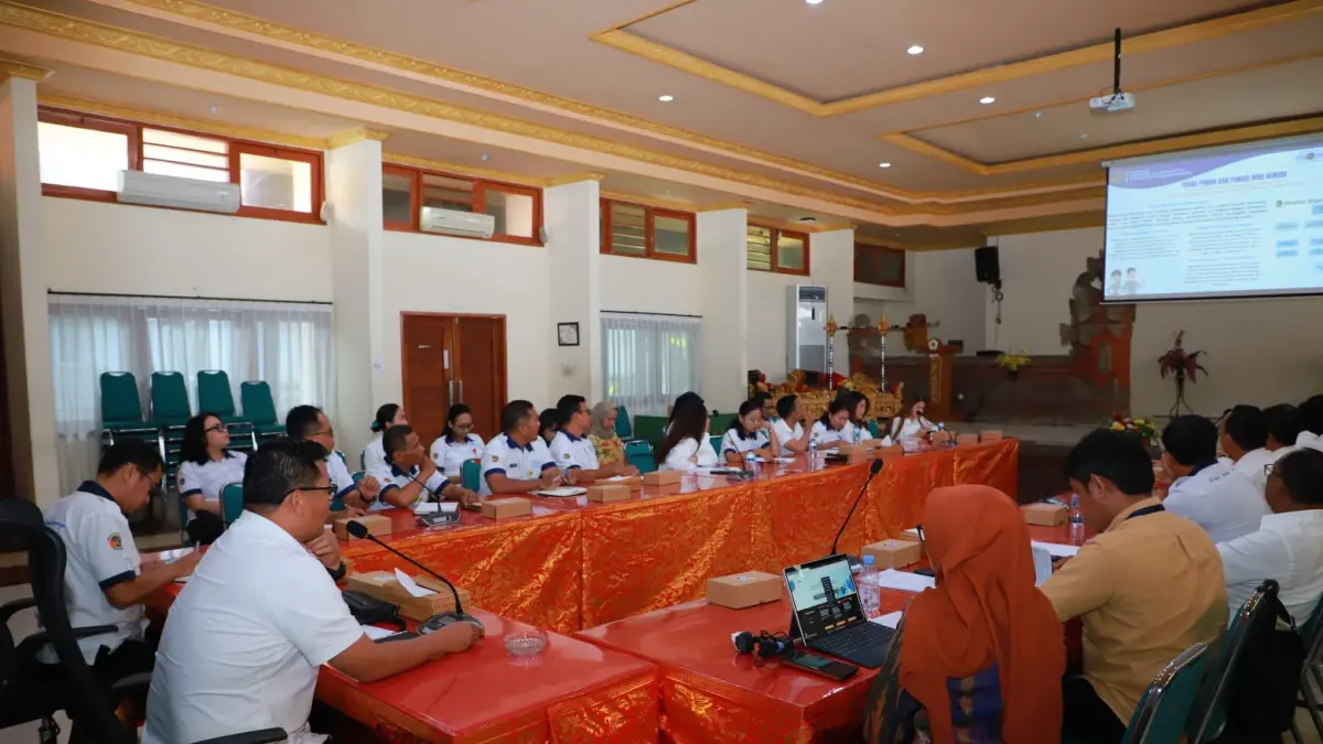 Kepala Seksi Penanganan dan Pengendalian Sengketa bersama staf dari Subbagian Tata Usaha Kantor Pertanahan Kabupaten Klungkung mengikuti Rapat Koordinasi Penanganan Fasilitasi Bantuan Hukum dan Sosialisasi Layanan Bantuan Hukum di lingkungan Kantor Wilayah Badan Pertanahan Nasional (BPN) Provinsi Bali.