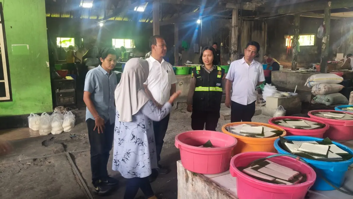Pemeriksaan standar higiene dan sanitasi pabrik tahu dan tempe di wilayah Kecamatan Negara, Jembrana. (Ist)