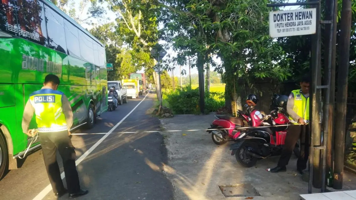 Honda Scoopy DK 5437 ZT yang terlibat kecelakaan di jalur utama Denpasar–Gilimanuk KM 102-103 Desa Kaliakah, Kecamatan Negara, Kabupaten Jembrana, Kamis (16/4/2026). (Ist)