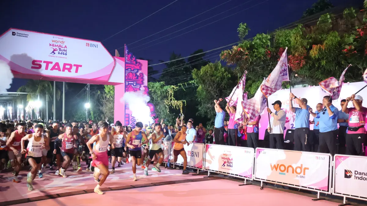 SPORT TOURISM:&nbsp;Gubernur Bali Wayan Koster bersama Kapolri Jenderal Polisi Listyo Sigit Prabowo secara resmi membuka dan melepas (flag-off) ajang lari Wondr Kemala Run 2026 di Bali United Training Center (BUTC), Gianyar, Minggu (19/4)