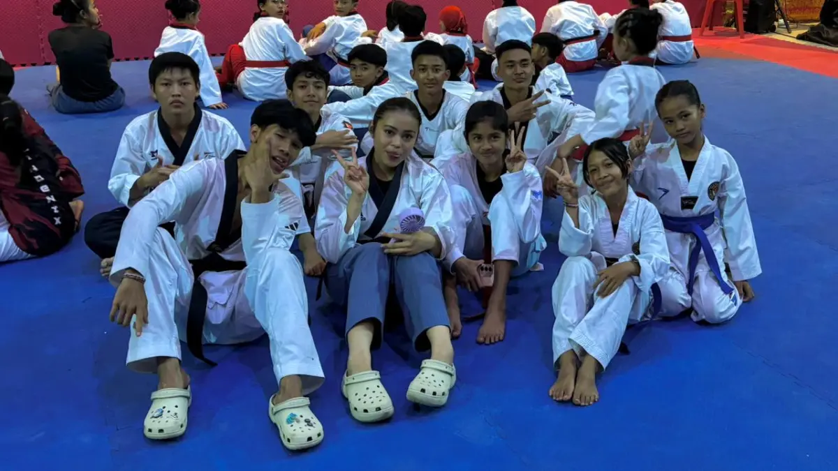 Para atlet taekwondo Buleleng saat bertanding pada Walikota Cup XVI Denpasar.