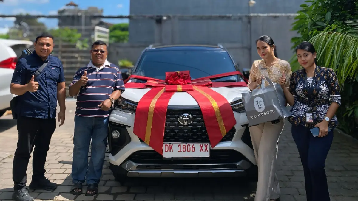 Penyerahan Perdana Toyota Veloz Hybrid di Auto2000 Tabanan 
