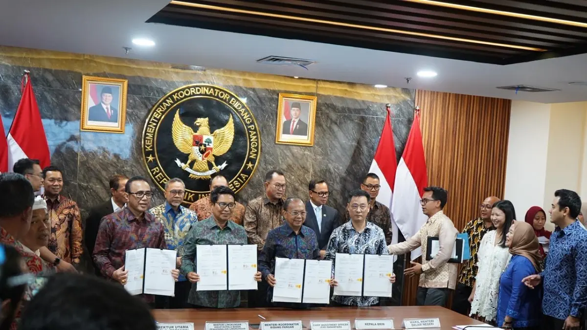 KOLABORASI: Penandatangan nota kesepahaman pembangunan PSEL pada Selasa (21/4)&nbsp;di Kantor Menko Bidang Pangan