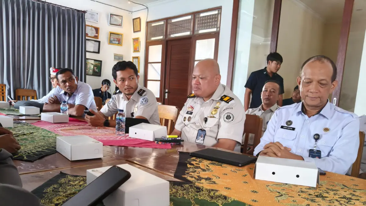SINERGI : Desa Sayan menjalin sinergi dengan Imigrasi.