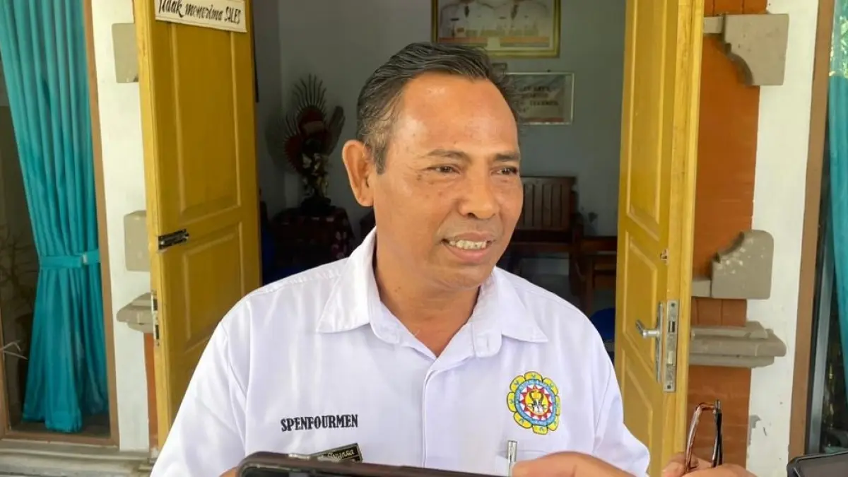 Kepala SMPN 4 Mendoyo I Ketut Suyasa. (ist)
