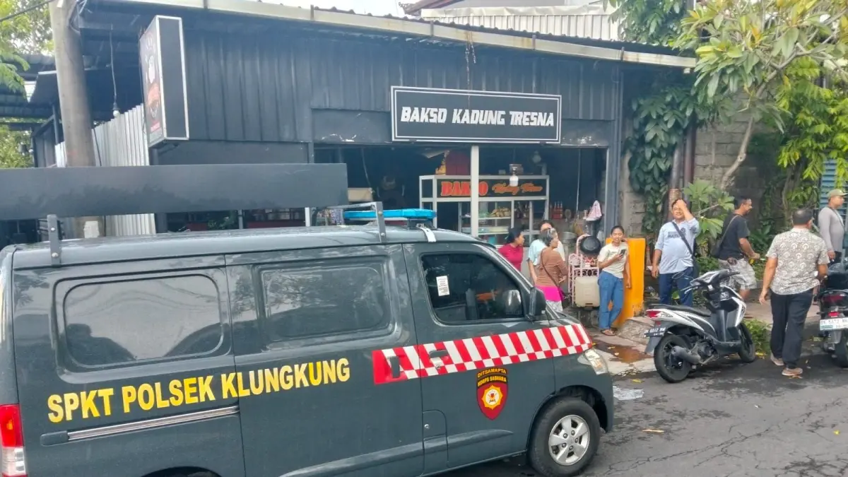 Pihak kepolisian melakukan tindak lanjut atas laporan adanya orang mengamuk di sebuah warung bakso wilayah Semarapura, Kabupaten Klungkung tepatnya di Jalan Kecubung, Kelurahan Semarapura Kelod, pada Rabu (22/4/2026) siang.&nbsp; (Ist)