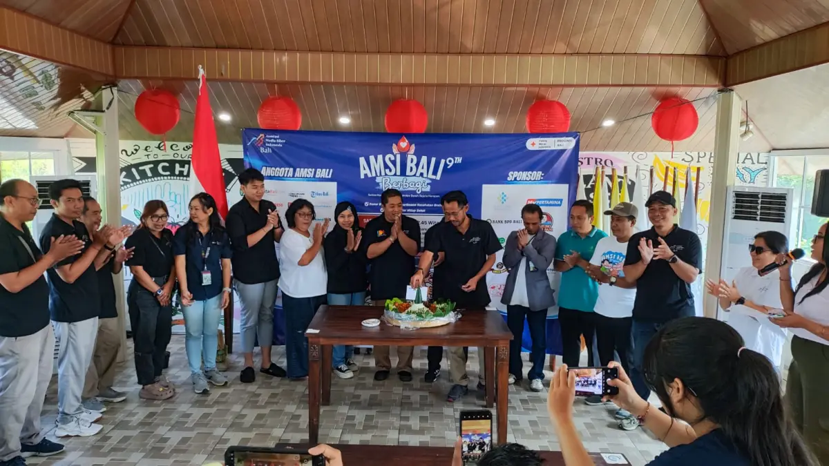 Asosiasi Media Siber Indonesia (AMSI) Bali merayakan hari ulang tahun (HUT) ke-9 dengan menggelar serangkaian kegiatan sosial yang menyentuh langsung masyarakat