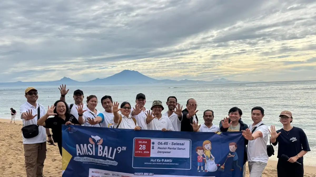 AMSI Bali melanjutkan rangkaian perayaan Hari Ulang Tahun (HUT) ke-9 dengan aksi bersih-bersih sampah di kawasan Pantai Sanur