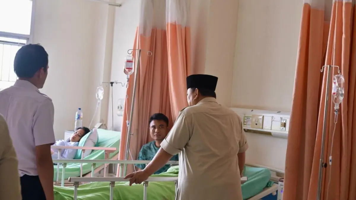 Presiden Prabowo Subianto menginstruksikan penanganan medis terbaik bagi seluruh korban kecelakaan tabrakan Kereta Api Argo Bromo Anggrek dan KRL Commuter Line di Bekasi Timur