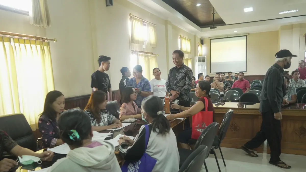 Pemkab Badung saat menggelar aktivasi IKD dan sosialisasi piloting digitalisasi bantuan sosial bagi agen pendamping, Selasa (5/5). (Istimewa)