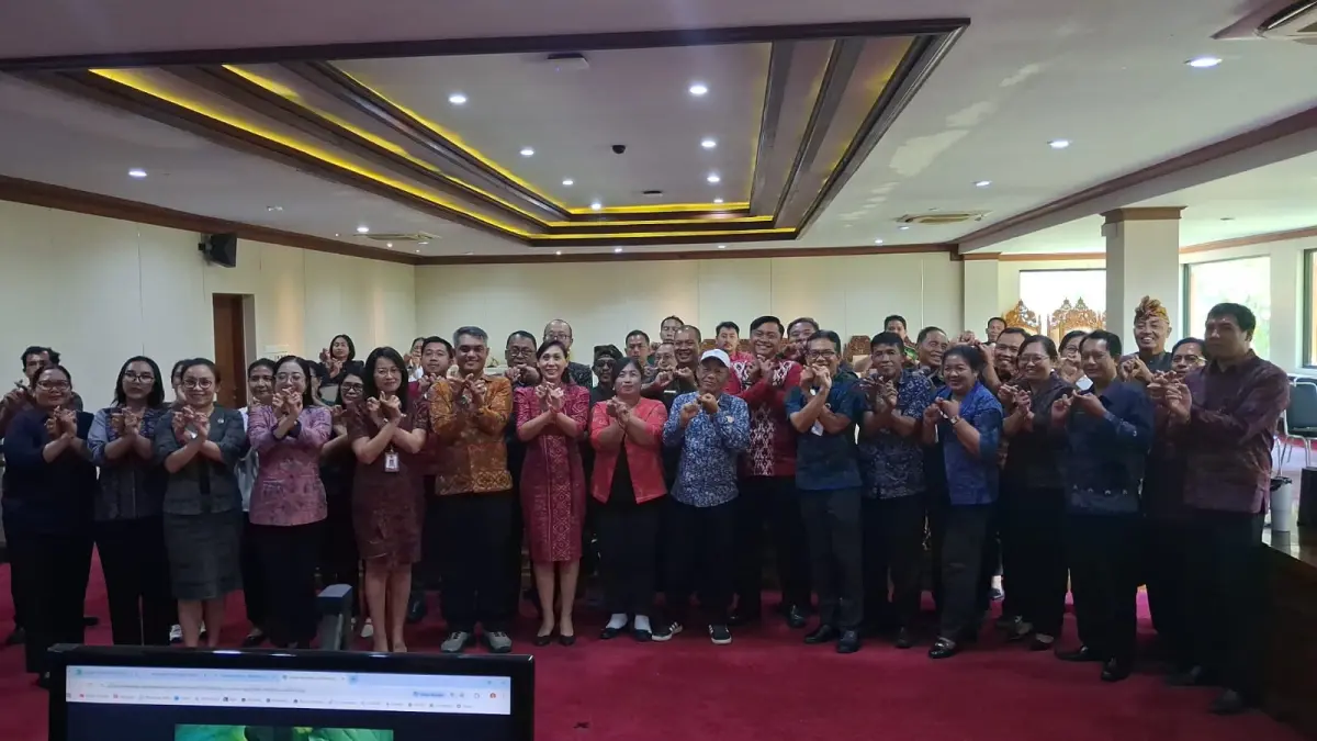 EVALUASI : Evaluasi persiapan lomba di Ruang Sidang Utama Kantor Bupati Gianyar, Selasa (5/5).