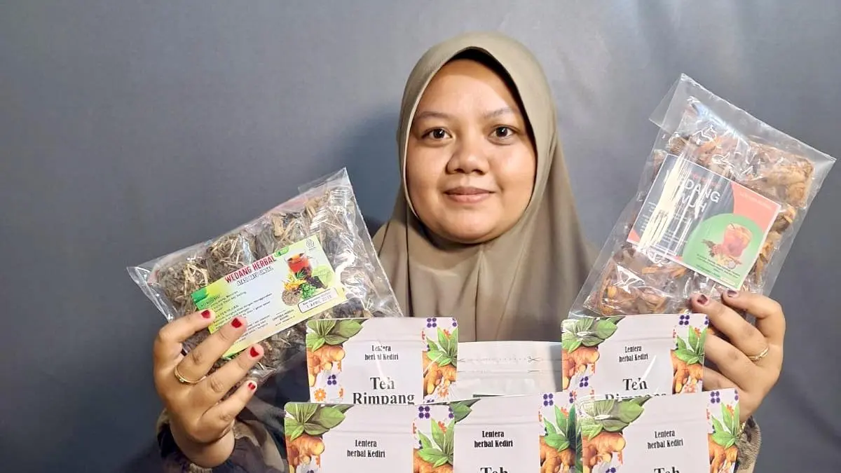 Pada Mei 2025 Isma akhirnya menjatuhkan pilihan pada bisnis olahan jamu dan rempah. Isma meluncurkan produk dengan nama ‘Lentera Herbal Kediri’.