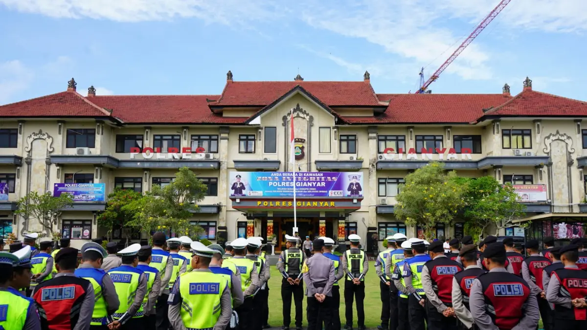 APEL : Apel Gelar Pasukan kegiatan AirAsia RedRun Bali 2026 di Lapangan Apel Tri Brata Polres Gianyar, Jumat (8/5).