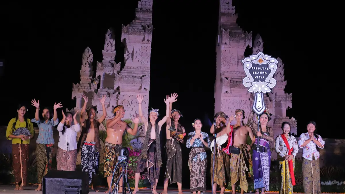 Pementasan garapan mahasiswa dari Fakultas Brahmawidya