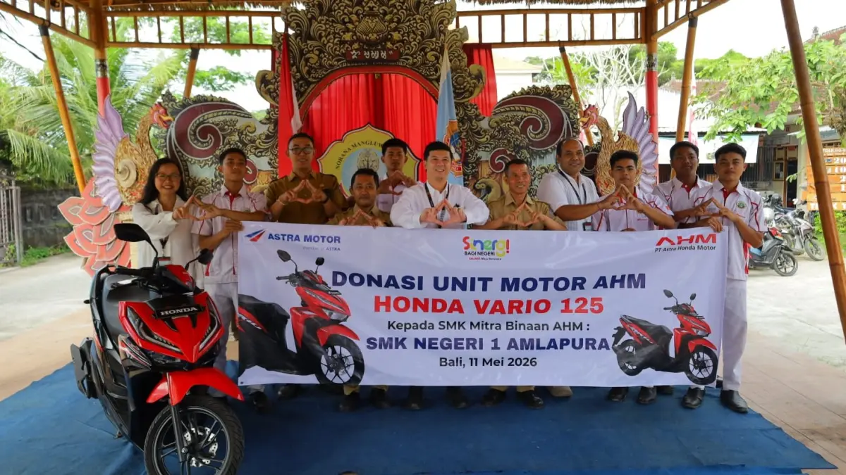 Astra Motor Bali Perkuat Kurikulum TBSM di SMK Negeri 1 Amlapura melalui donasi unit Honda Vario 125. (Ist)